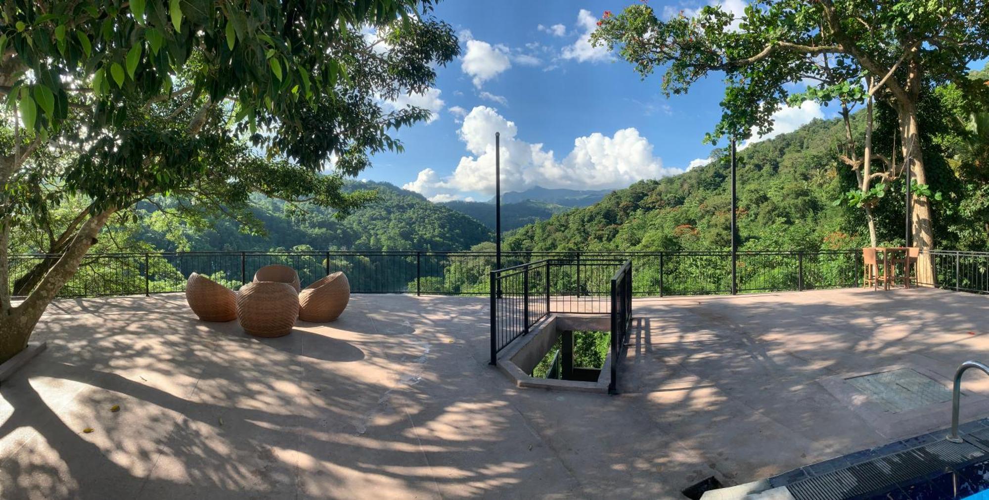 Indra Manel Family Holiday Resort แคนดี้ ภายนอก รูปภาพ